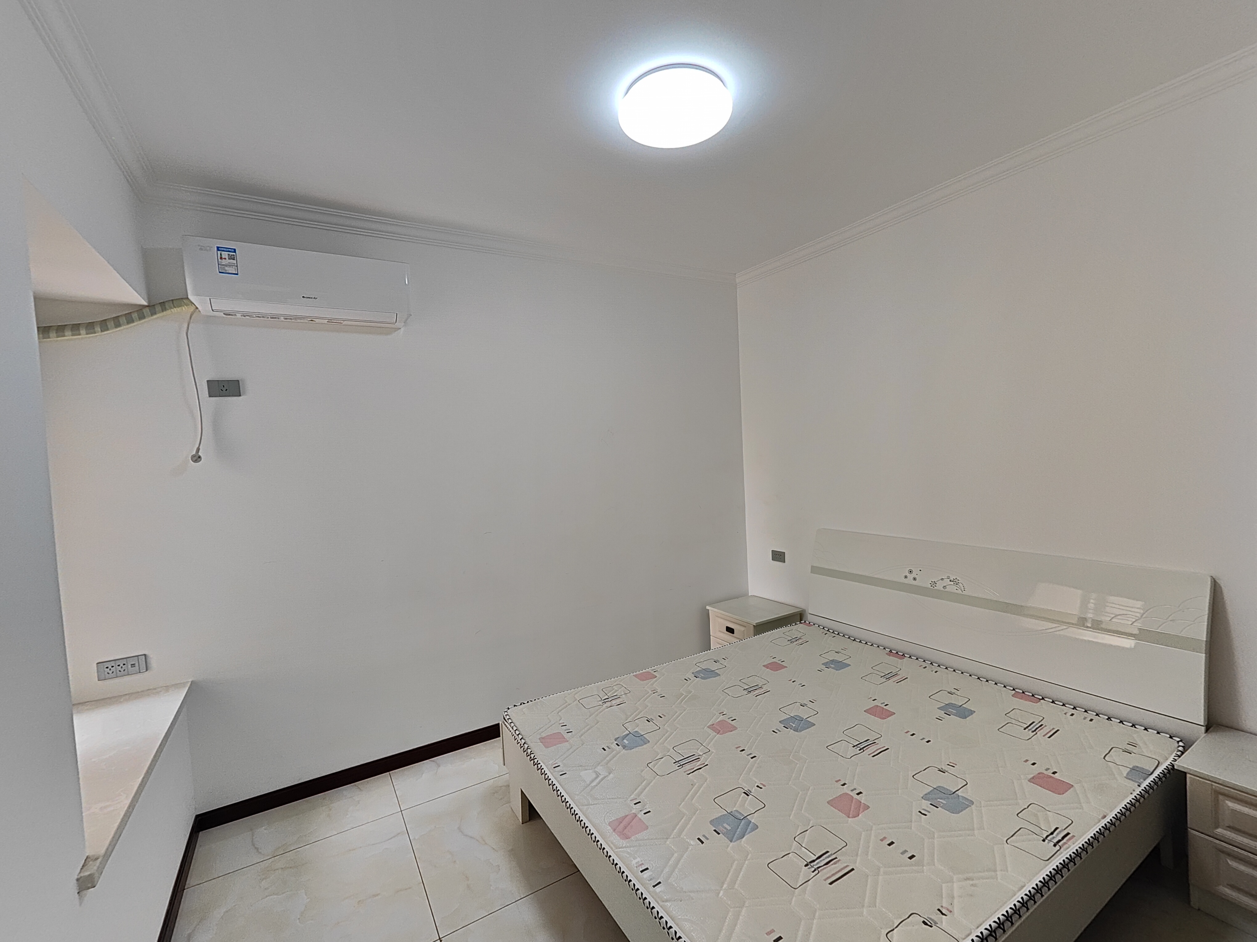 沃尔玛附近南国明珠精装两房出租，成色非常新拎包入住你直接来看好了