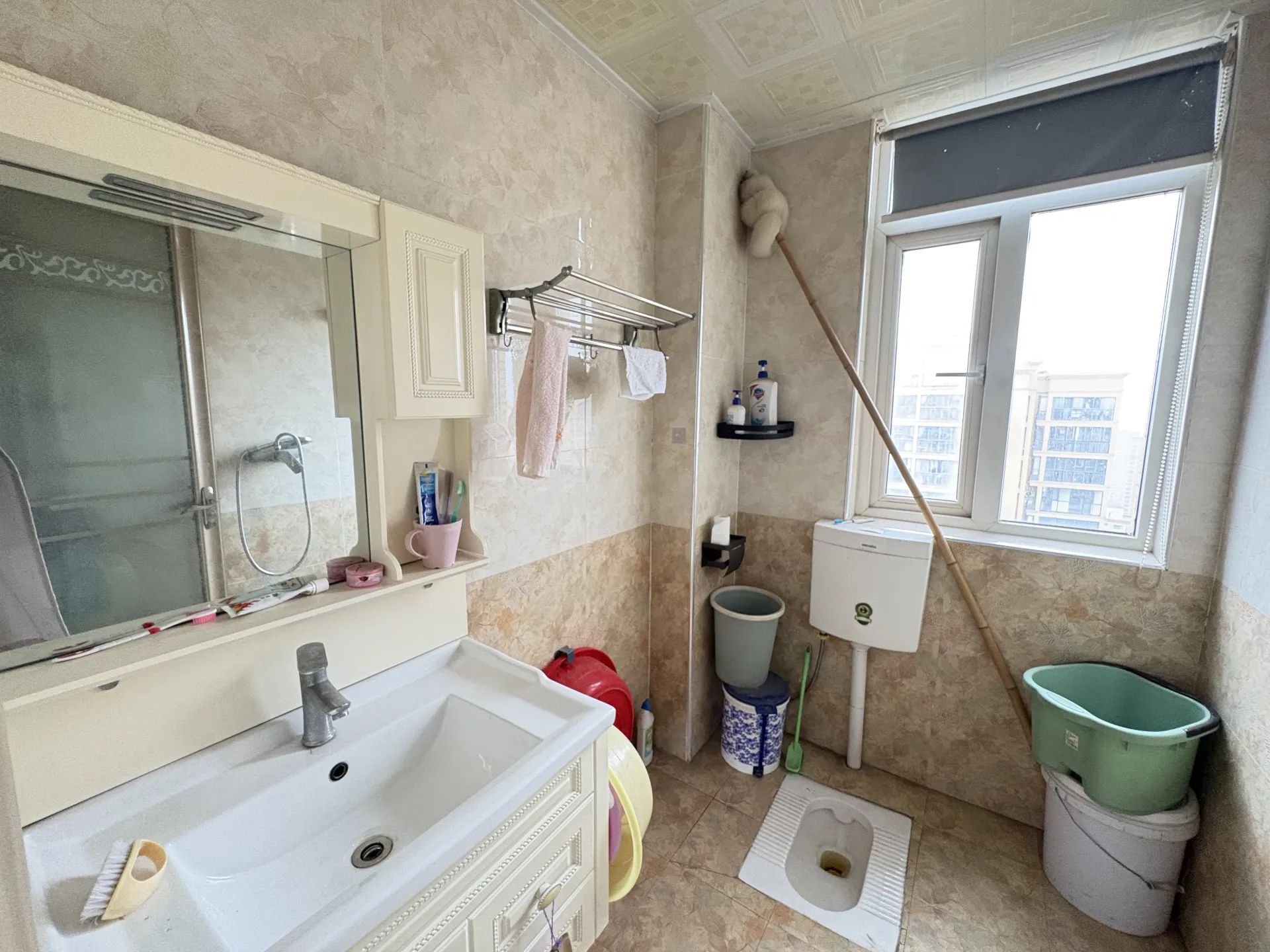 捡漏，森林国际城，不介意顶楼看过来，单价3660，全屋精装三房，