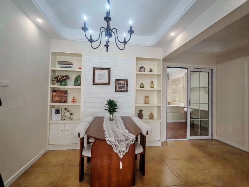 捡漏，中央华府，边户小高层，精装三房两卫，单价4千多，