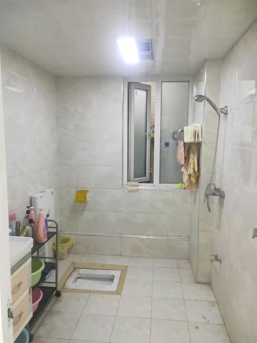 城南湖景房，朝南户型，精装修三房，动静分区，餐客一体