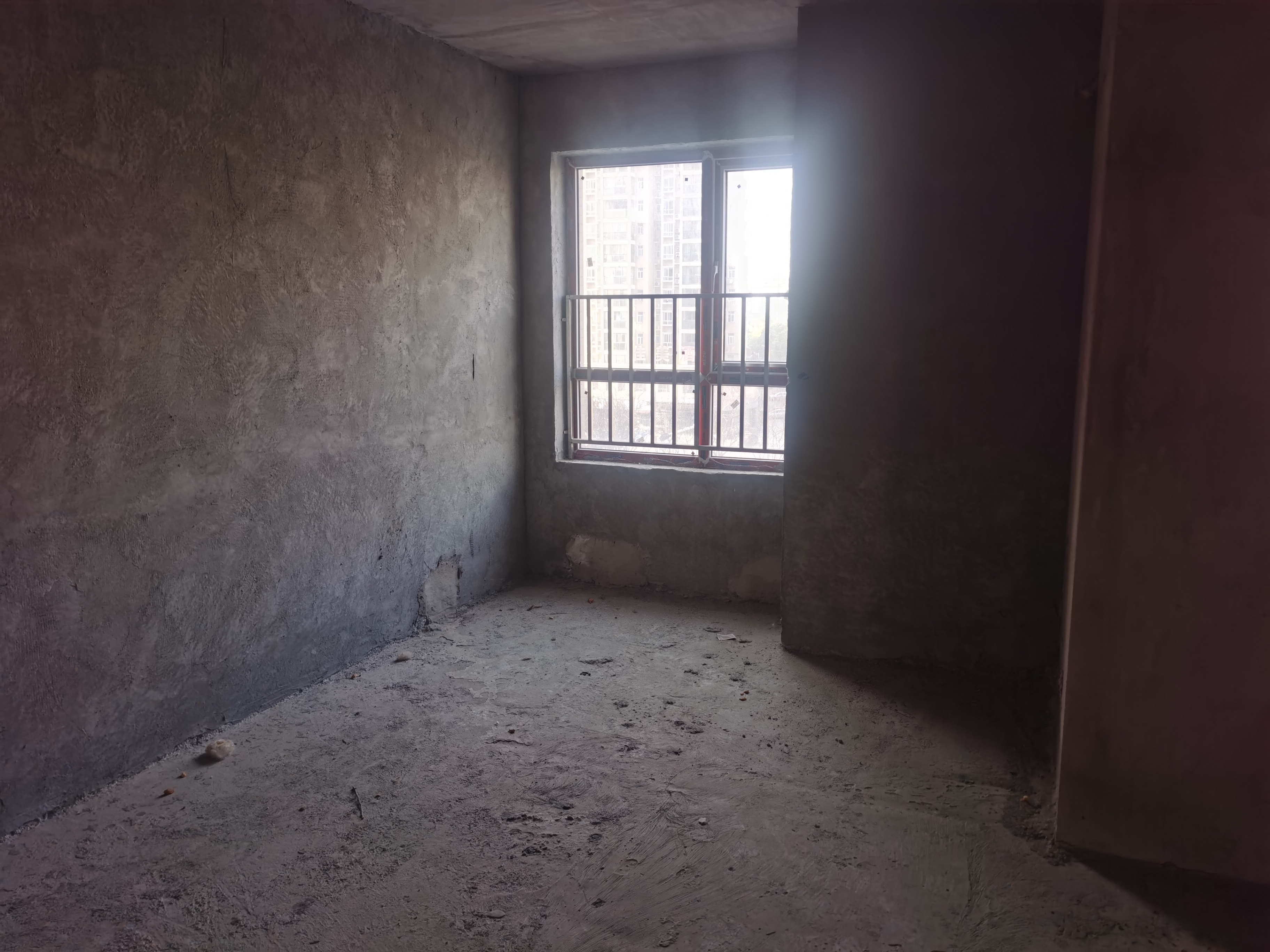 沔阳公馆毛坯大三房证在手诚心出售看房方便