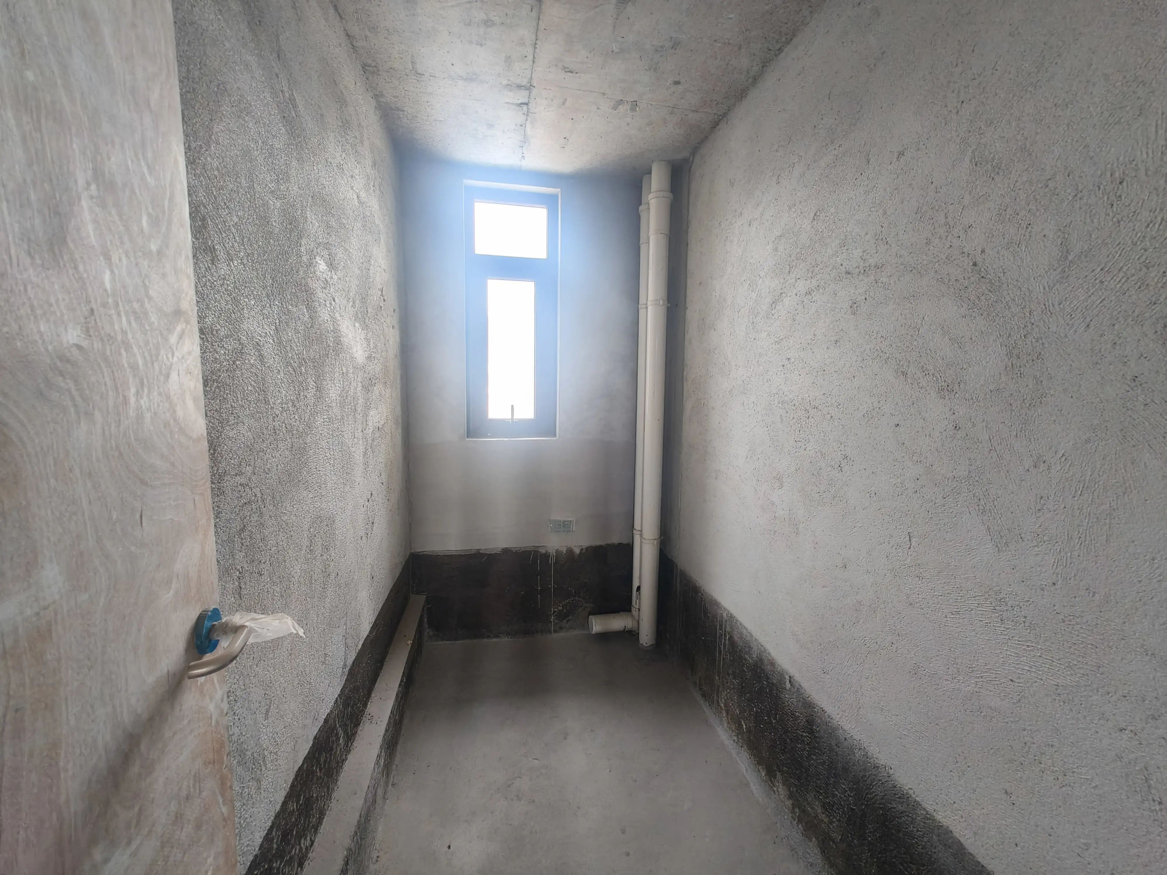 吾悦华府旁，锦绣望府，边户，南北双阳台，送车位，证满二