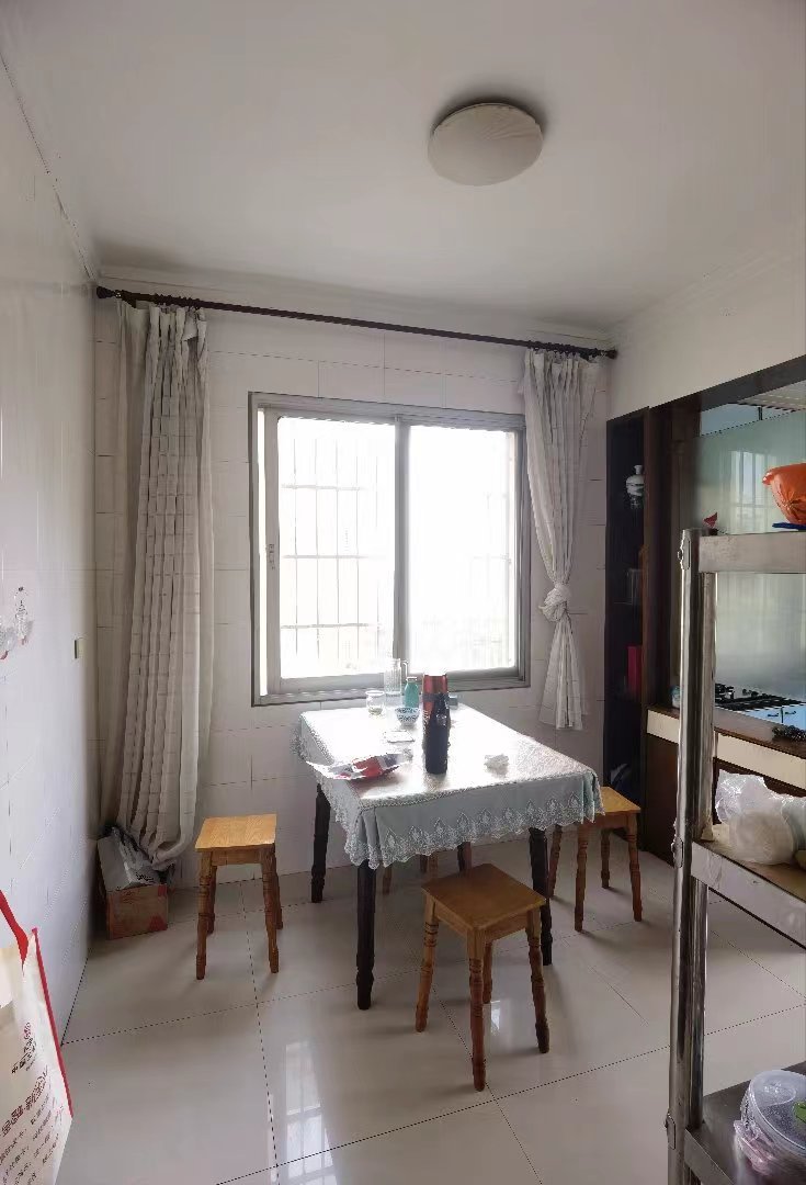 德政园枫丹苑.精装三房.证件满二.看房约