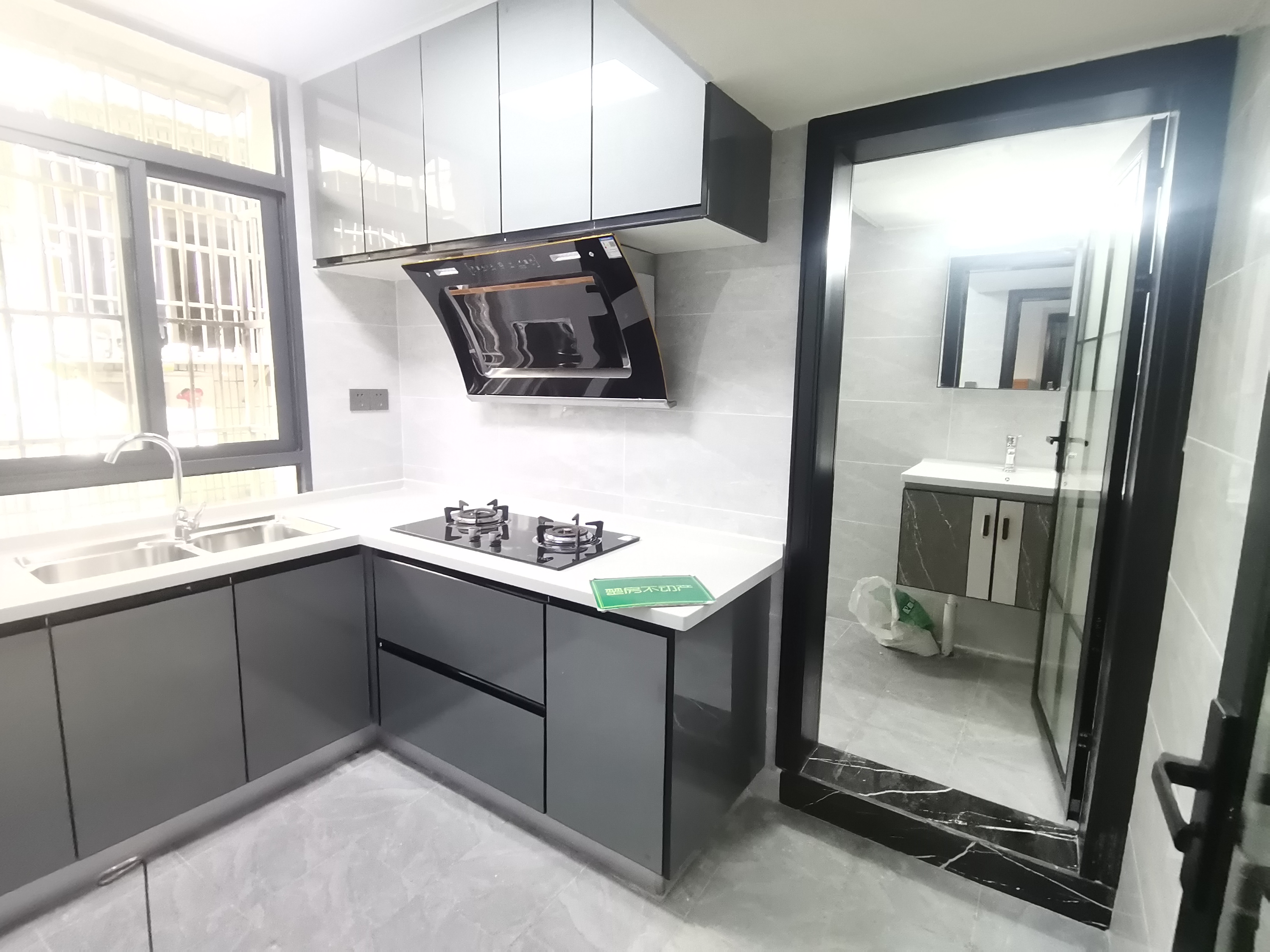 副食品厂宿舍全新装修三房中间楼层看房方便