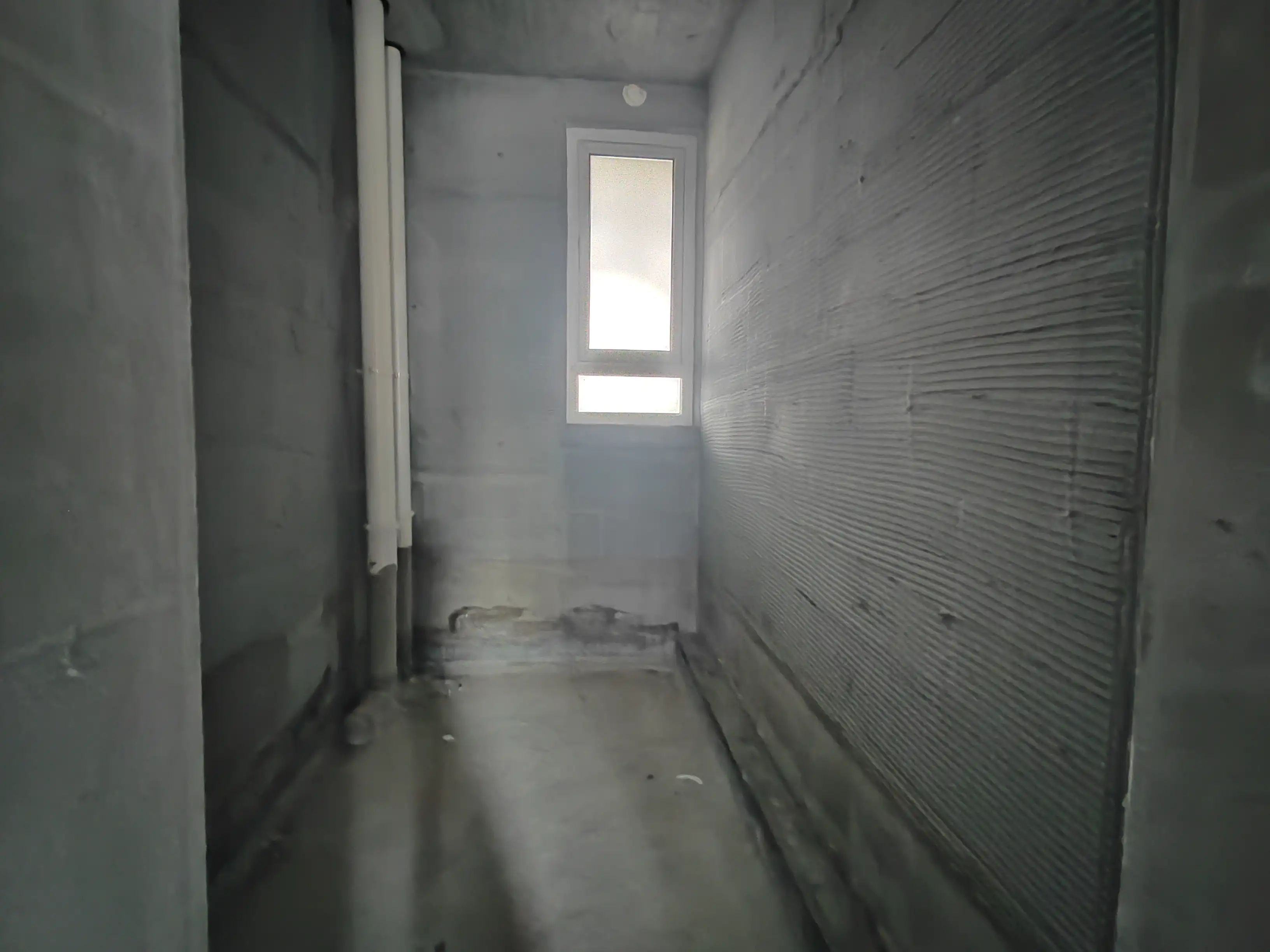 城南，碧桂园，毛坯三房，带车位，中间好楼层，证满二