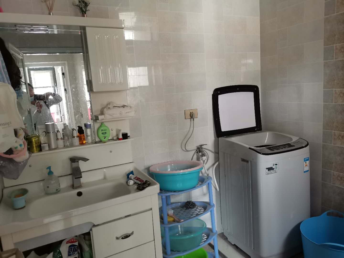 仙源 旁装修三房，陪读不错选择，证件满二，送1楼20平地下室