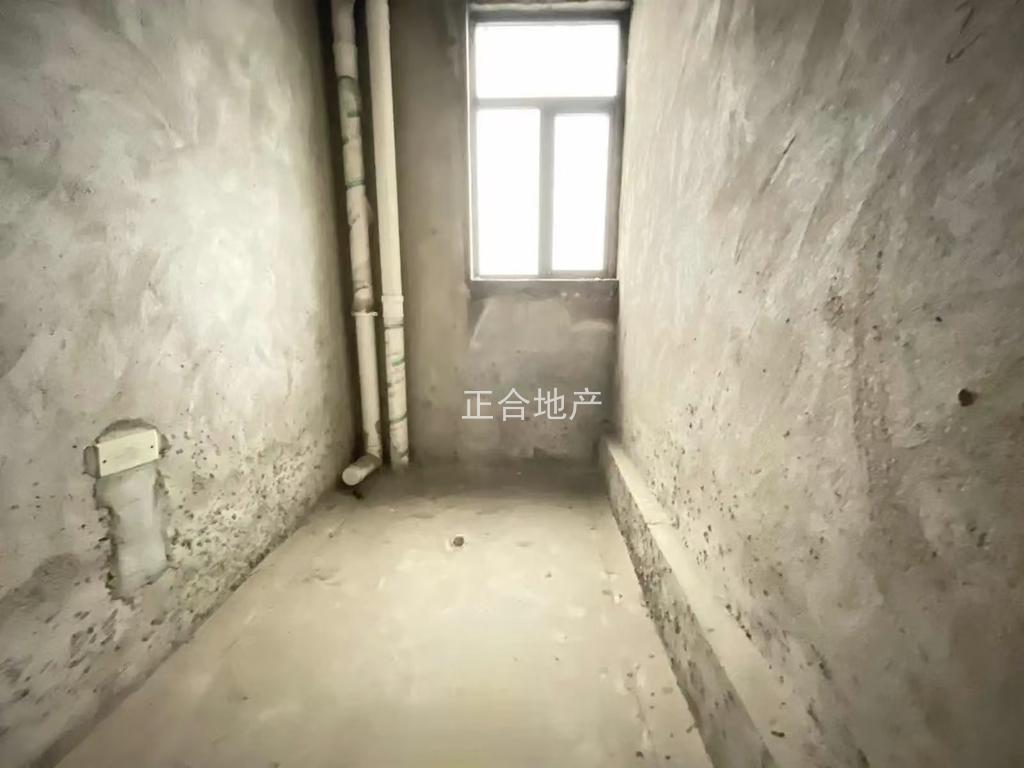 394，捡漏，城南，新城壹号，单价3800，电梯好楼层7楼，证满二