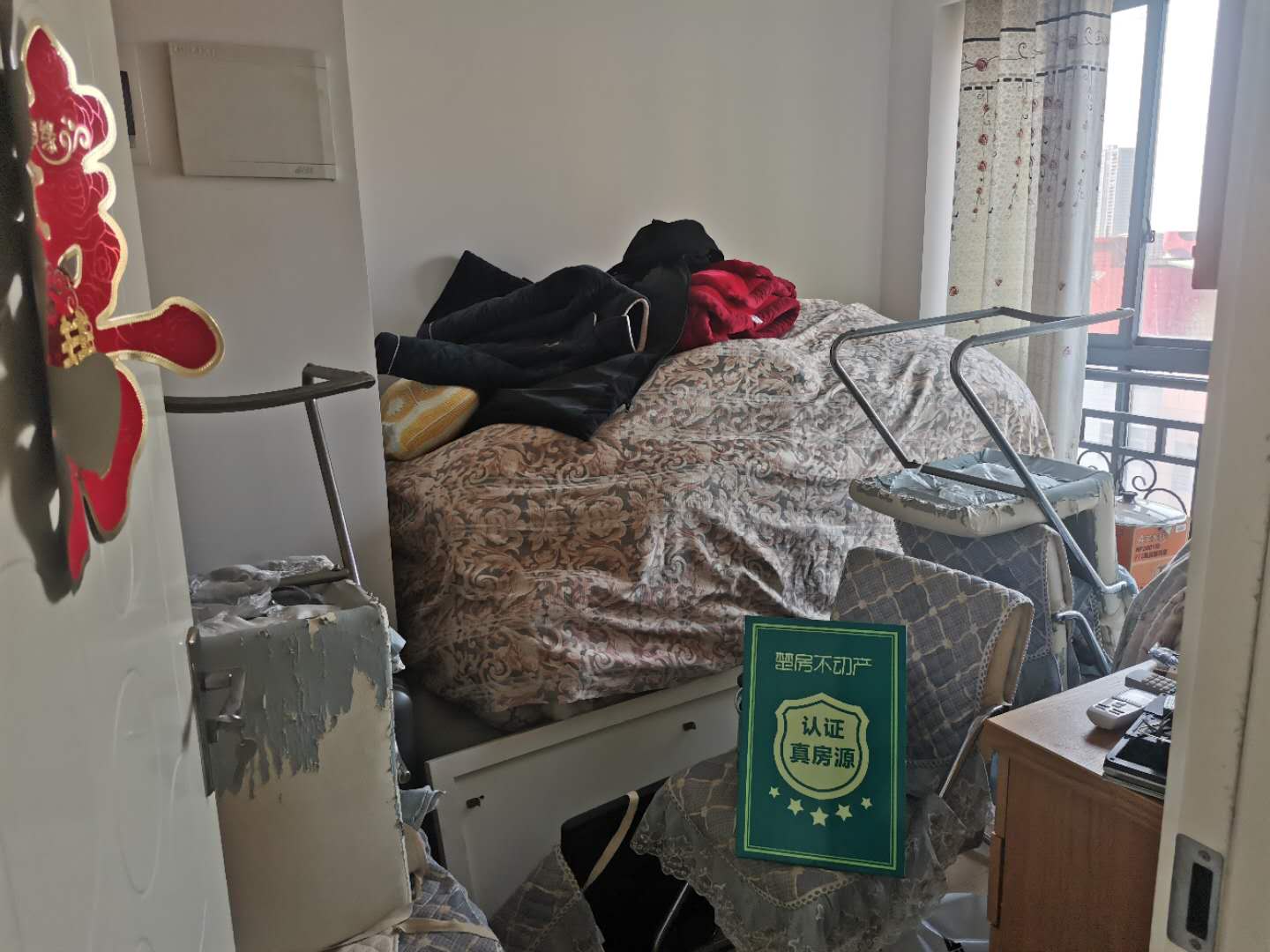 绿地华庭傲城，户型方正，采光充足。