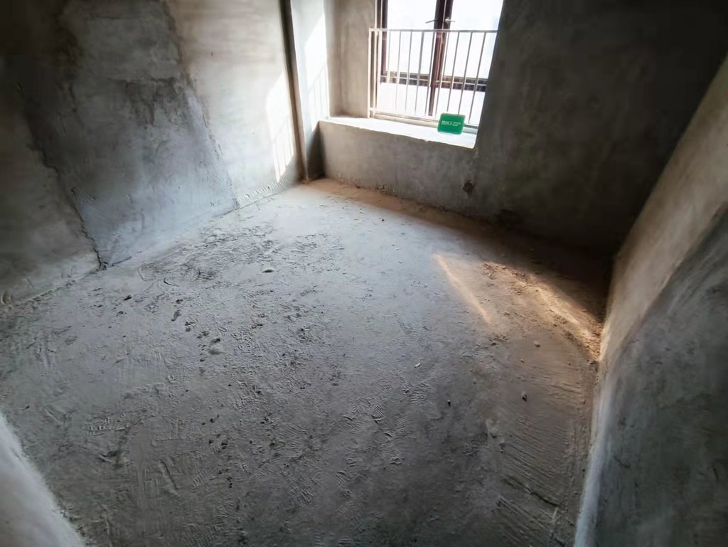 江汉明珠四中旁江滩公园电梯小高层楼层好毛坯三房