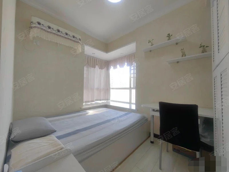 急售，一中旁，和合国际，精装2房，三开间朝南，拎包入住