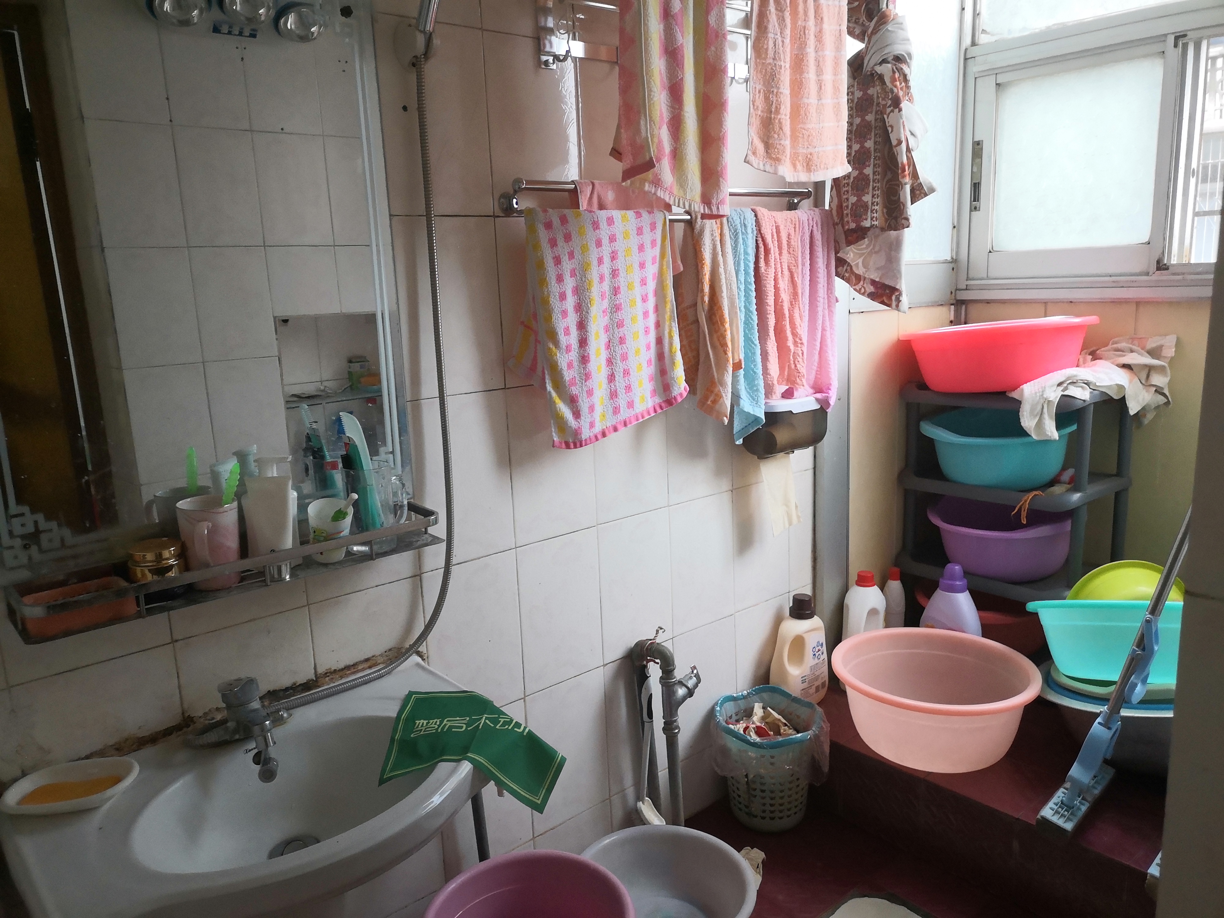 环球后面老人民医院宿舍带装修三室两厅一卫实得面积大