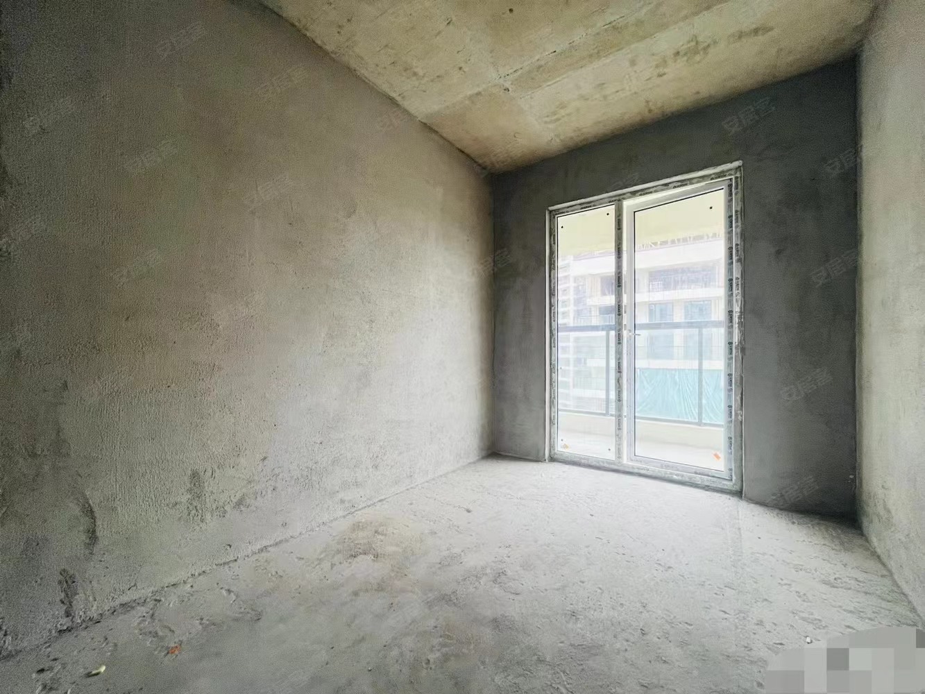 78，蓝天花园大平层，洋房八楼，总高10层，带两个车位，一梯一户，可以一手网签