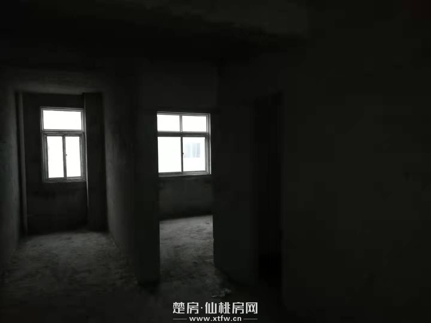 仙北江汉人民医院三房两厅毛坯房出售