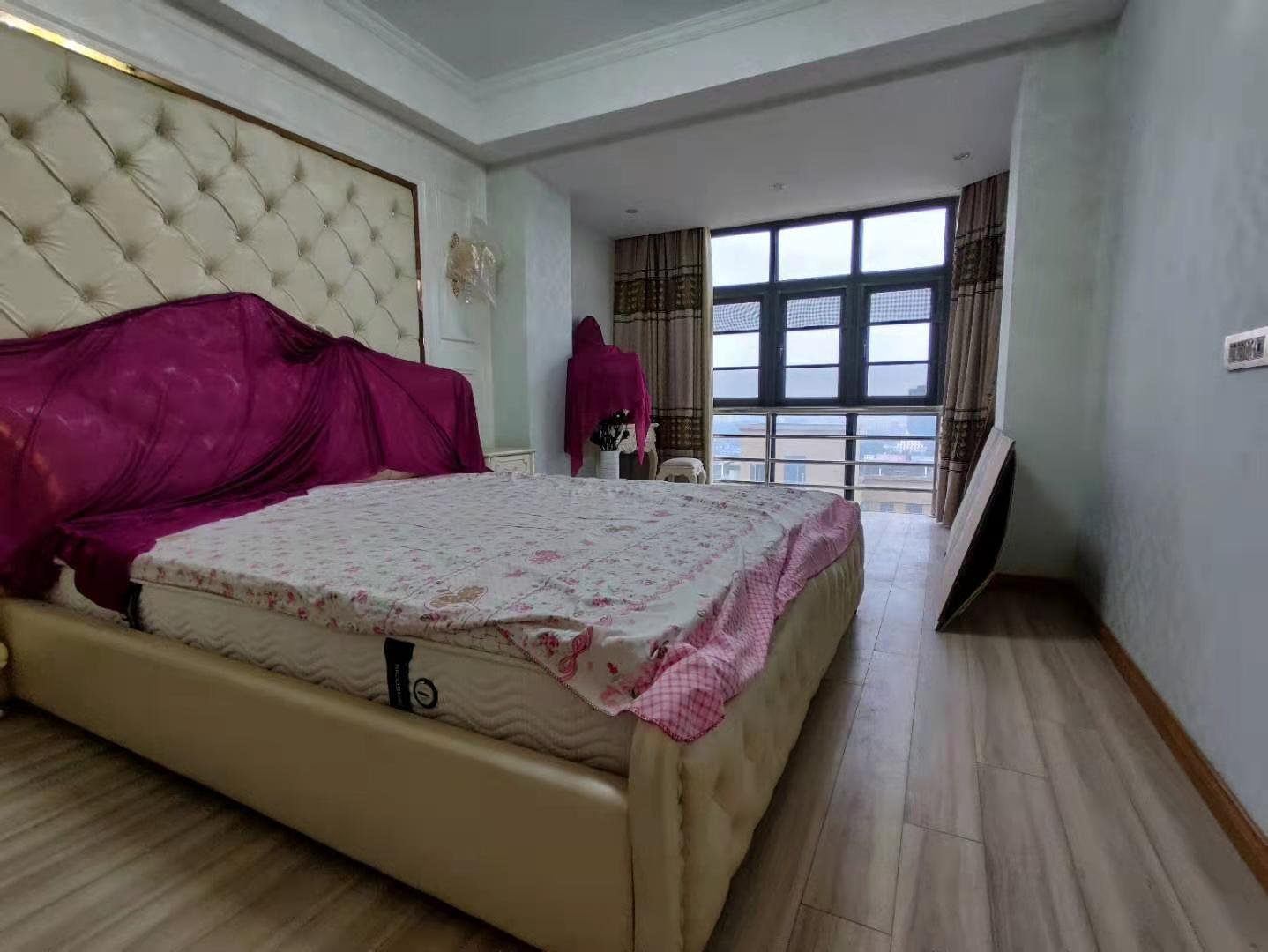 颐和公馆复式楼不是顶楼全屋精装修品牌家电3是2厅