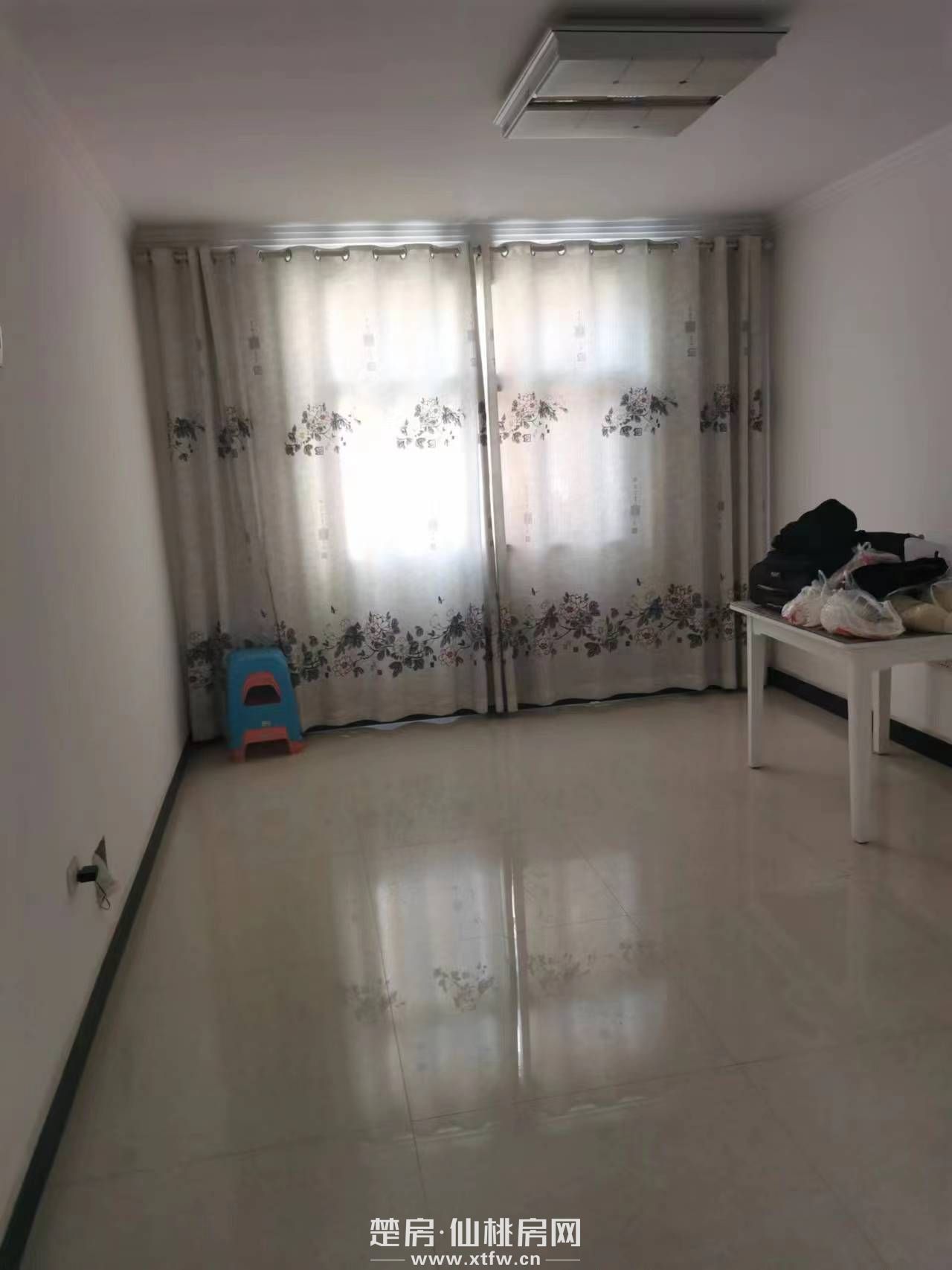 该房屋为二期，产权证齐全