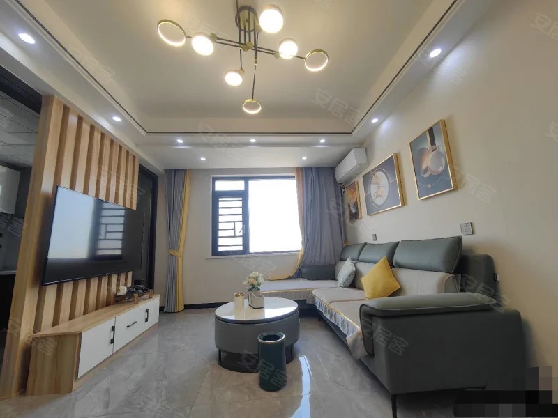 城南，新天地旁，精装复式2房2卫，99新装修，家具家电齐全拎包入住，满二，好楼层