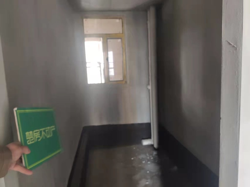 御湖世家毛坯三房中间好楼层采光好视野开阔业主诚心出售