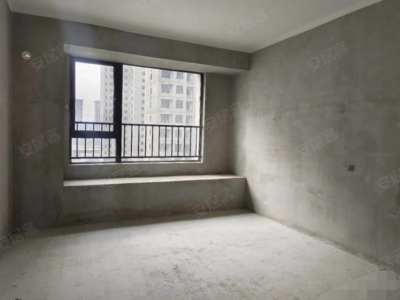 216，急售，吾悦，小‮，层高‬好楼层，单价​6900，送‬车位，四开‮朝间‬南，一梯一户