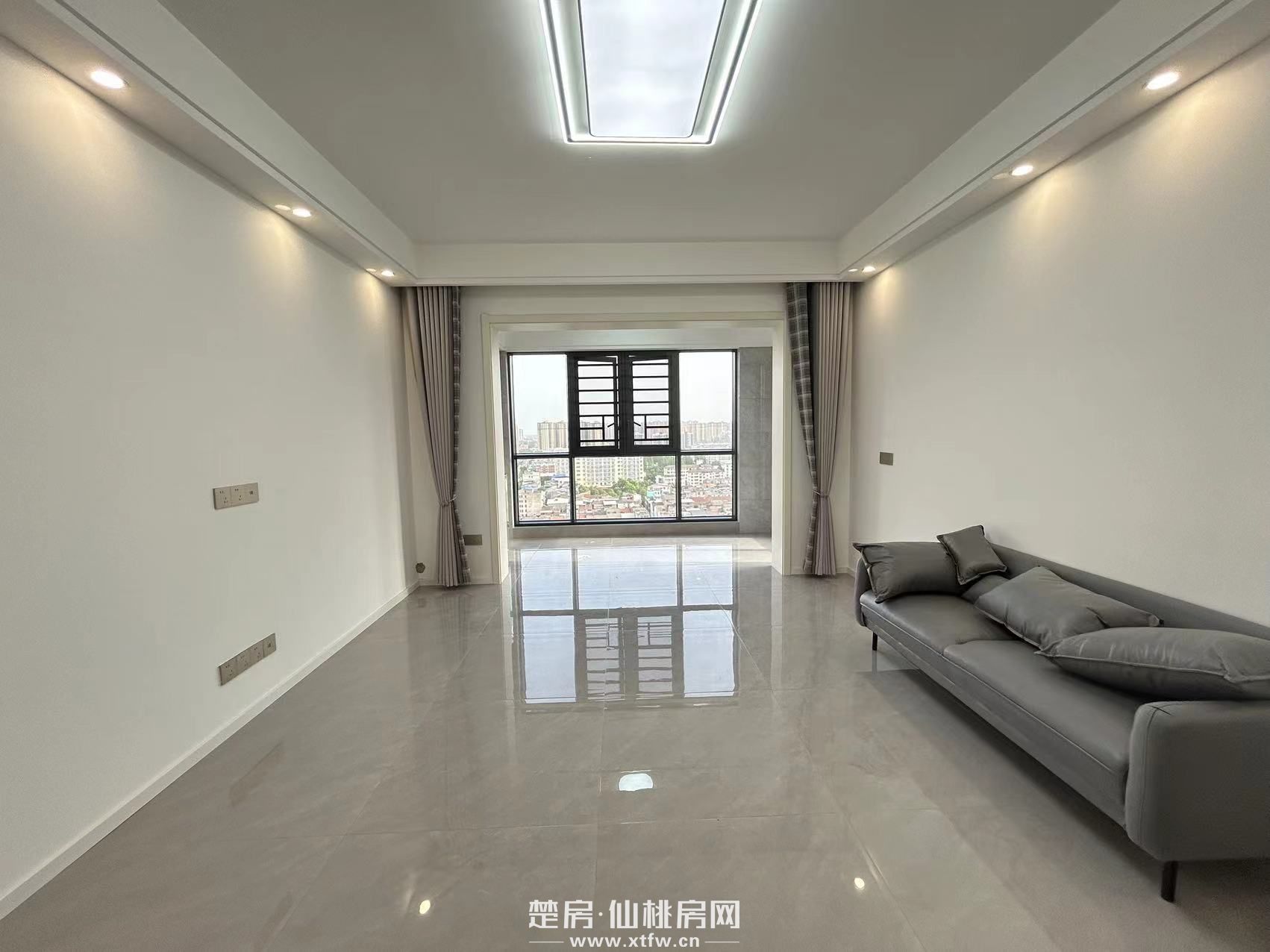 四中附近，两房精装修，视野非常好