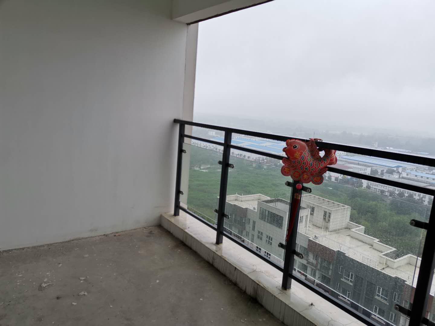 捡漏全款银湖城 楼层赠送一个房三室两厅两卫