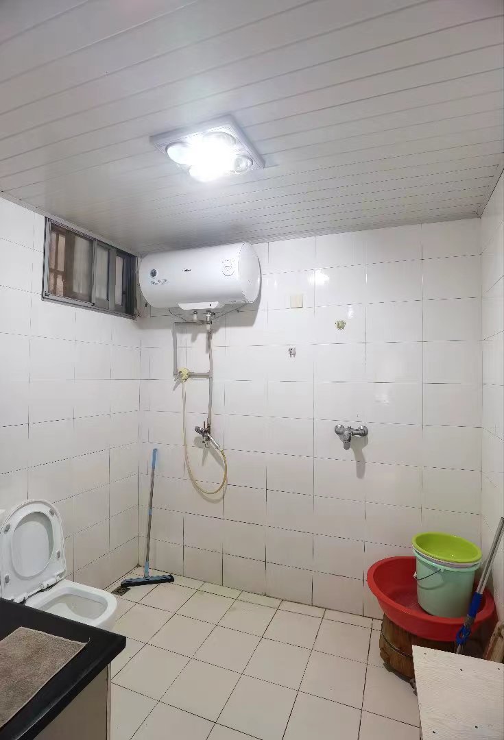 德政园枫丹苑.精装三房.证件满二.看房约