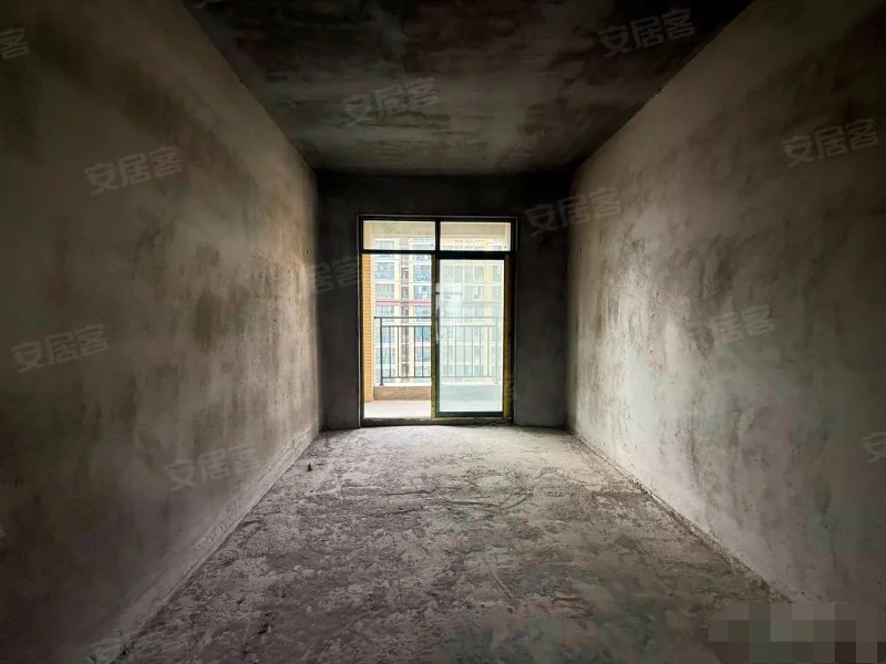 城南，新城一号，电梯好楼层19楼，南北通透，单价4600，证满五，