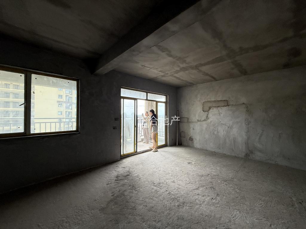 城南，新城名都，中间好楼层，3房2卫，证满2，单价5字头