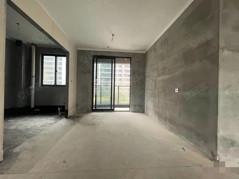 城南，吾悦广场，169平大平层，一梯一户，小高层，单嫁5700，双阳台