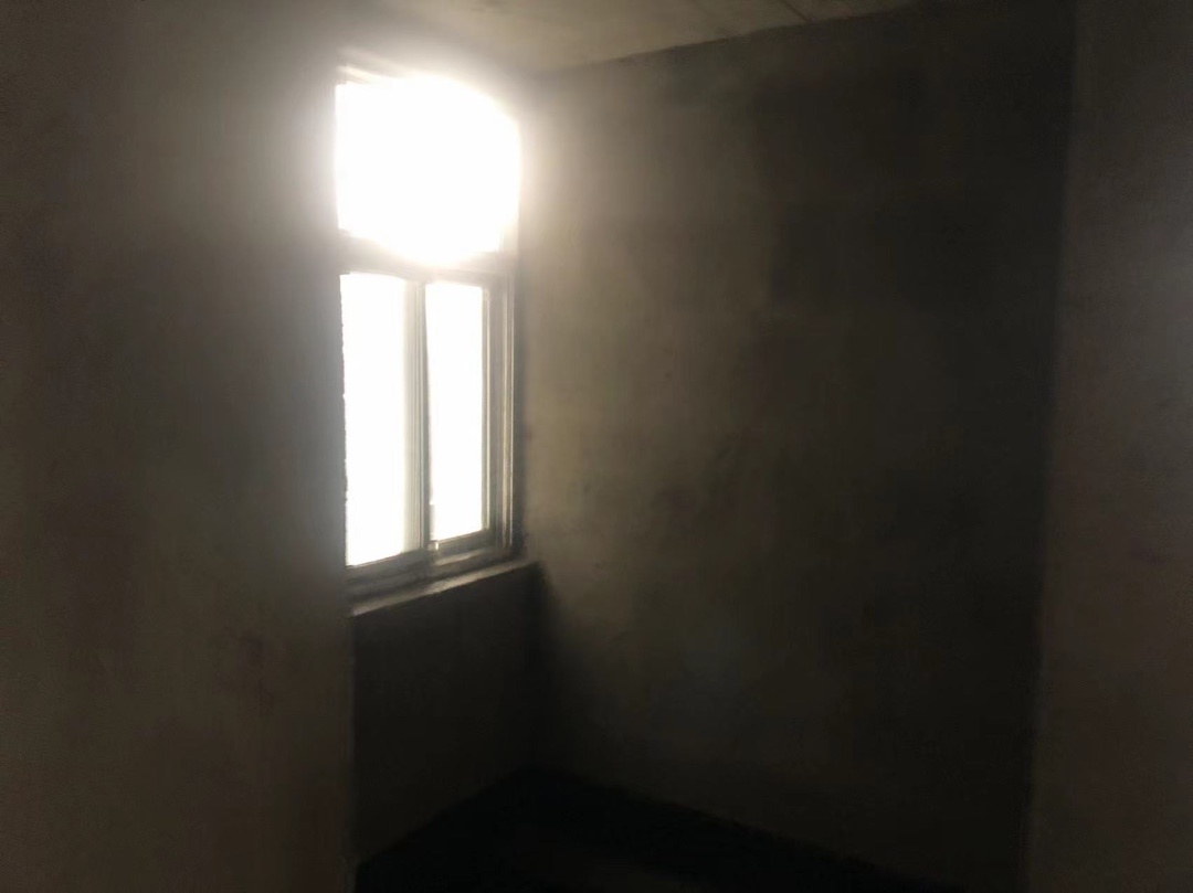 捡漏，汉江国际广场，毛坯三房两卫，一口价15.8万，前后双阳台，好楼层