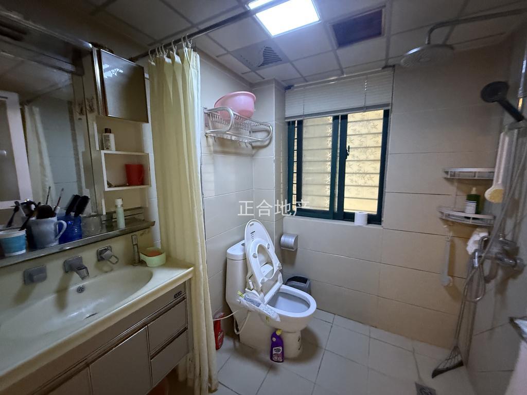 诚心出售，新城一号，精装2房，中间楼层，证满二，拎包入住