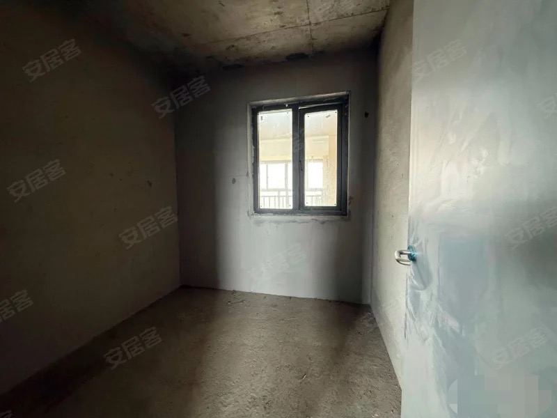 411，捡漏，锦华手府，电梯好楼层六楼，三房，证件满二年，南北通透