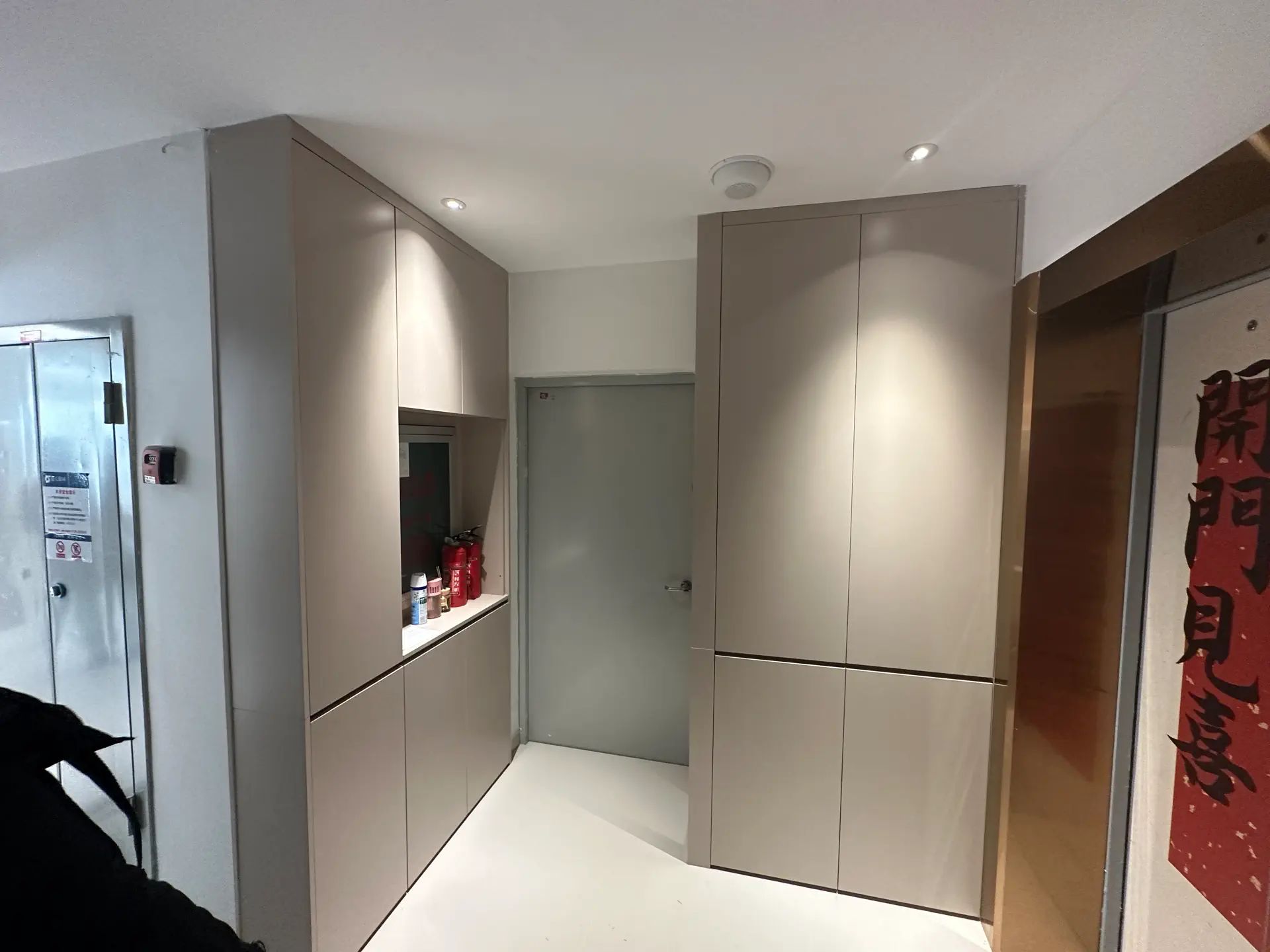 城南，蓝天花园，1梯1户，精装三房，好楼层，诚心出售