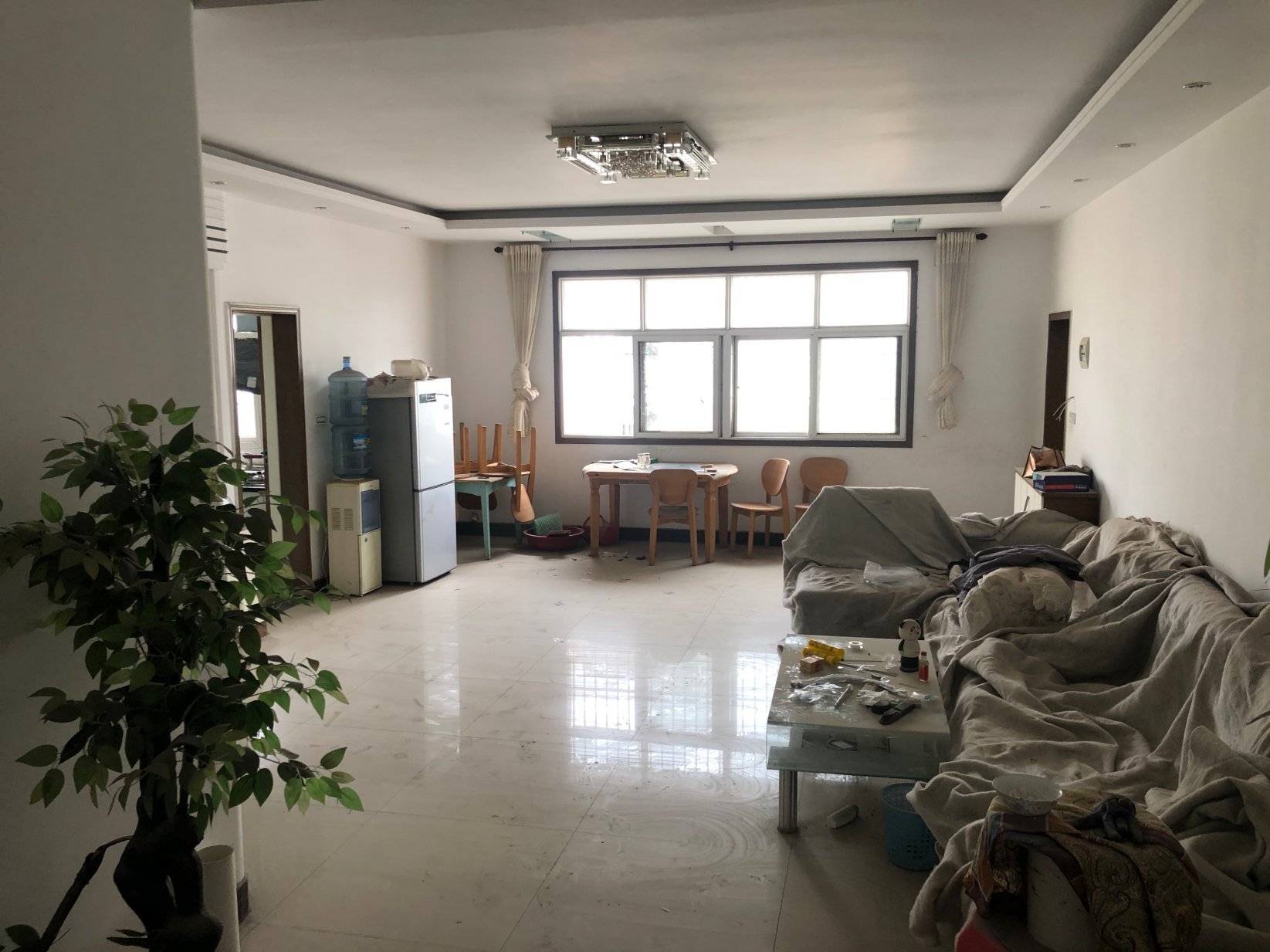 仁和桥附近，精装修大三房，有证可过户