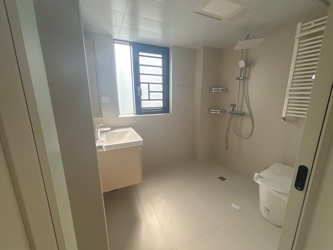 城南，沔阳清华园，豪装大4房，带暖气片，看沔阳公园，视野好