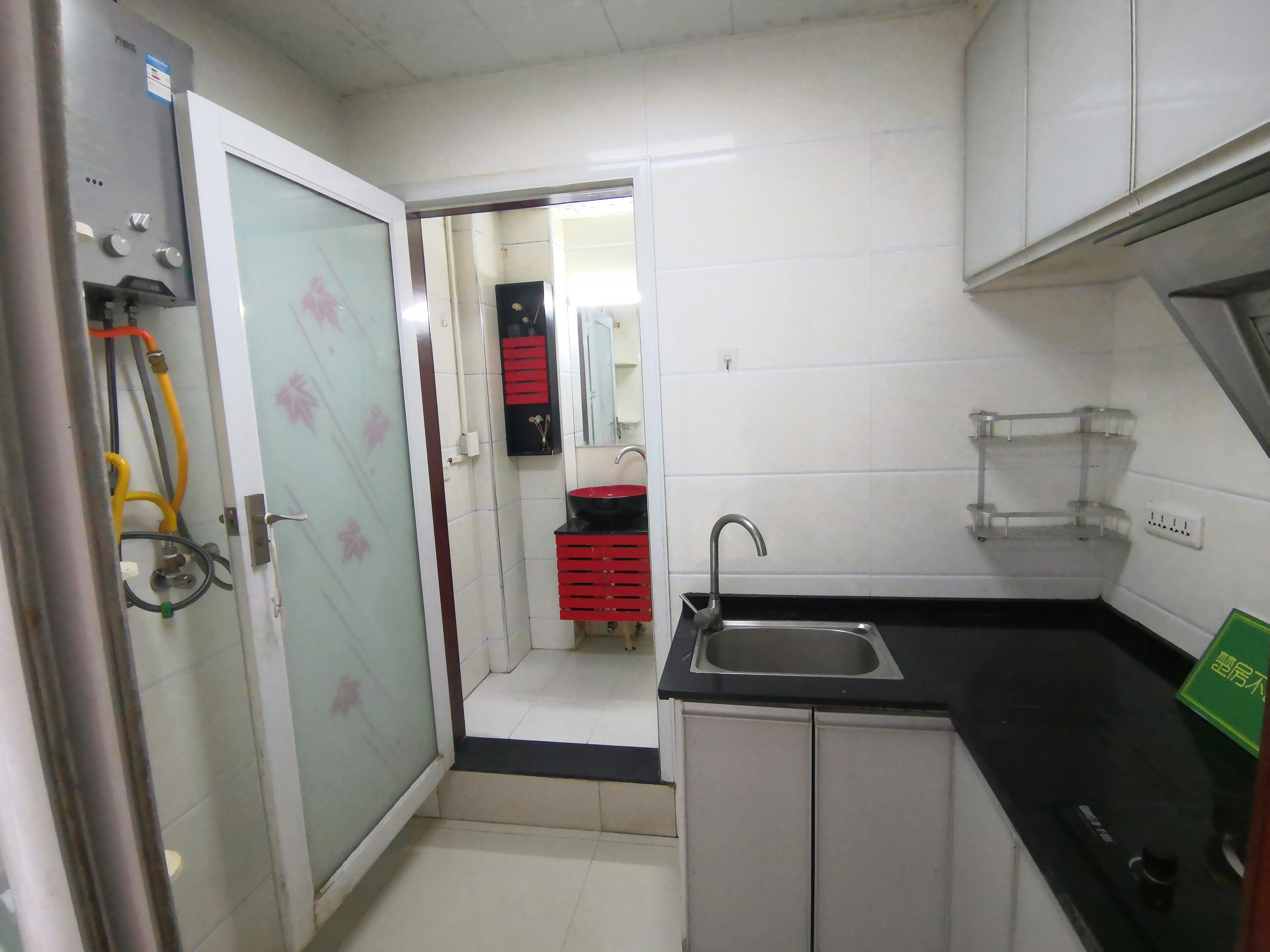 翰林公馆一中对面一楼复式可拎包入住楼上两个房，楼下厅厨卫好租好住