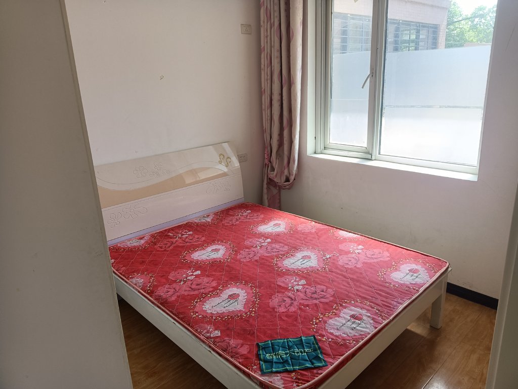 森林国际读书方便精装三房带露台但嫁5700看房方便拎包入住手慢无