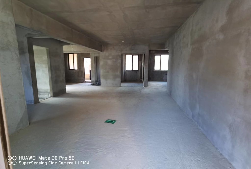 荣怀世家，毛坯四房，南北通透，小区环境好，业主诚心出售，看房方便