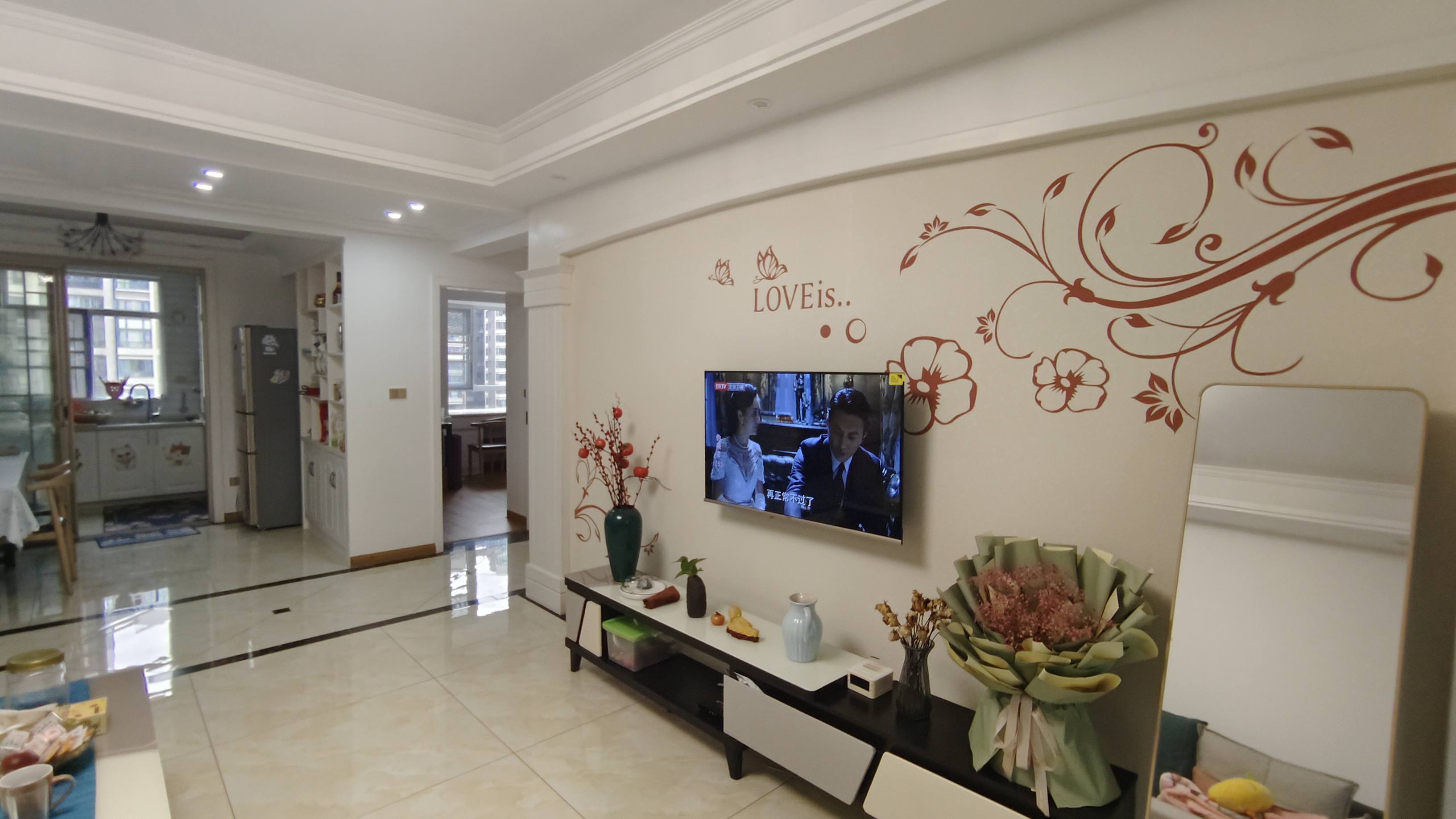 和合国际五期.精装三房边户.房子南北通透.看房方便