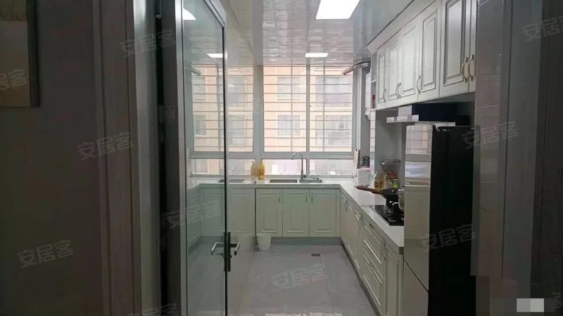 319，大洪实验二小旁，英伦名邸，电梯小高层，精装3房，保养成色好，证满二