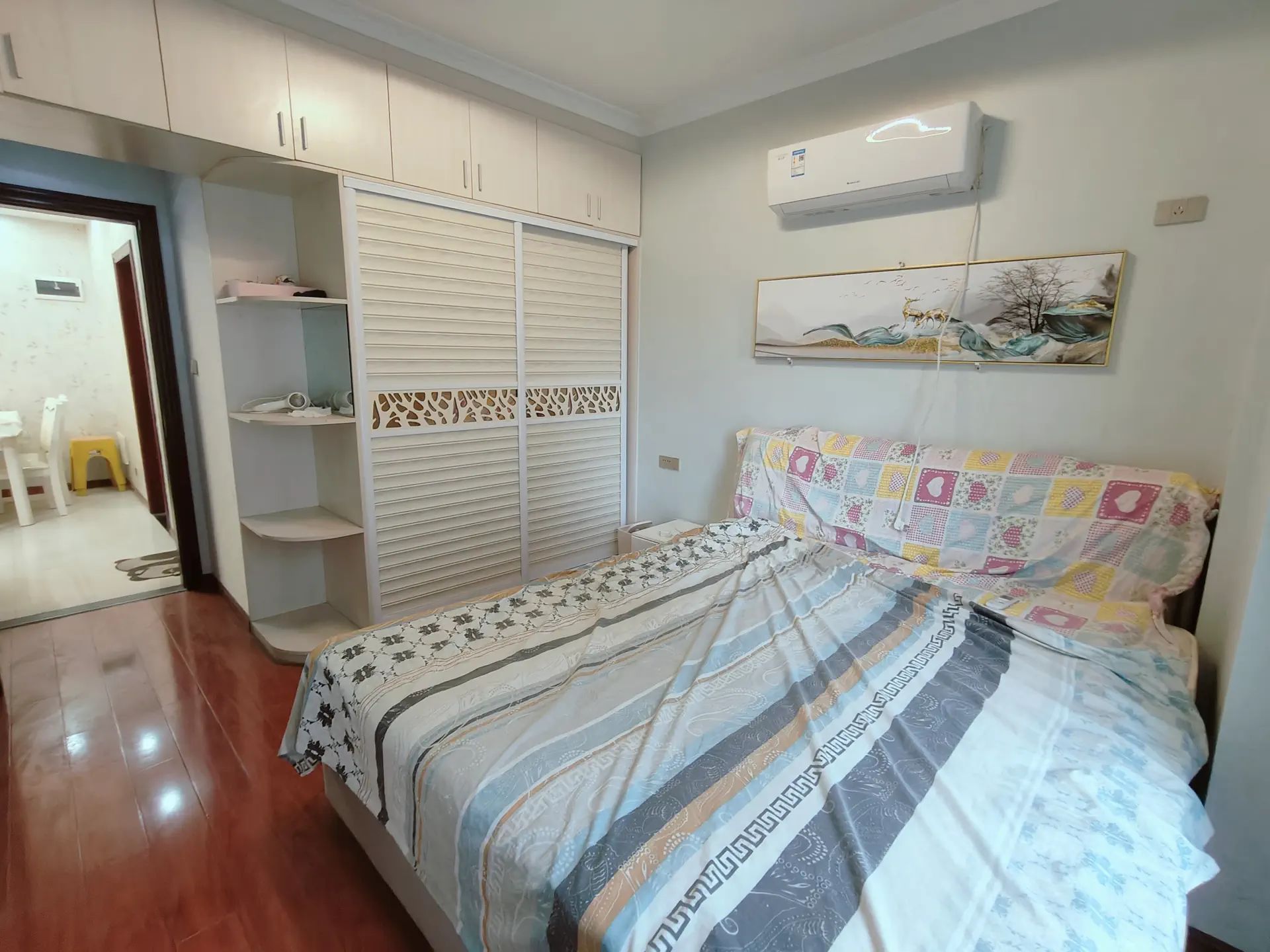 沃尔玛附近，田园国际，电梯小高层11楼，精装三房三卫，成色新，拎包入住，老证