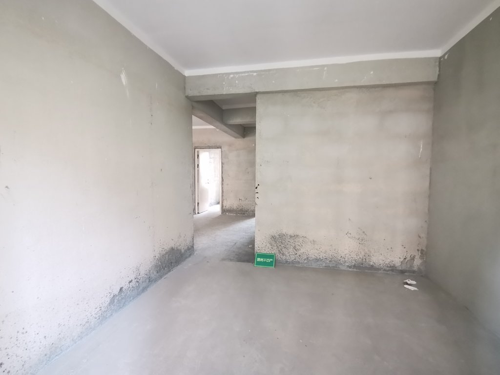 森林国际翡冷翠毛坯大三房二中旁学府好房南北通透边户房东外地置业诚心卖 看房