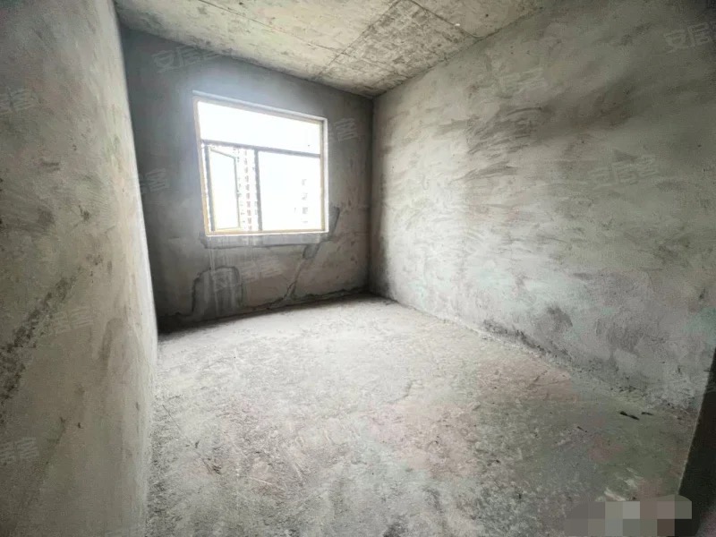 新城壹号新街，毛坯大三房，边户，好楼层，南北通透，双阳台，采光好，满五