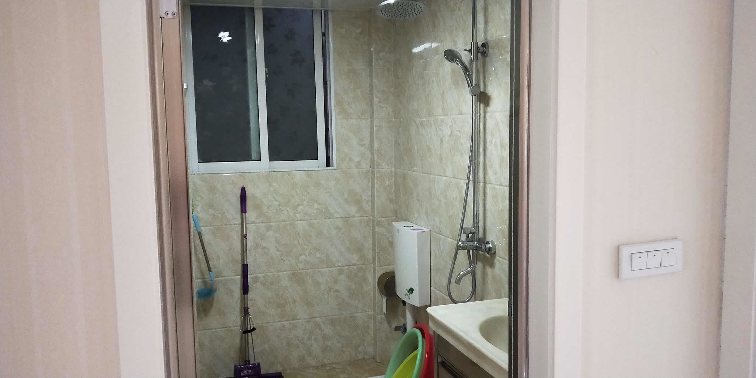 装修一年九成新义星花园大三房步梯中间层有证可按揭看房方便