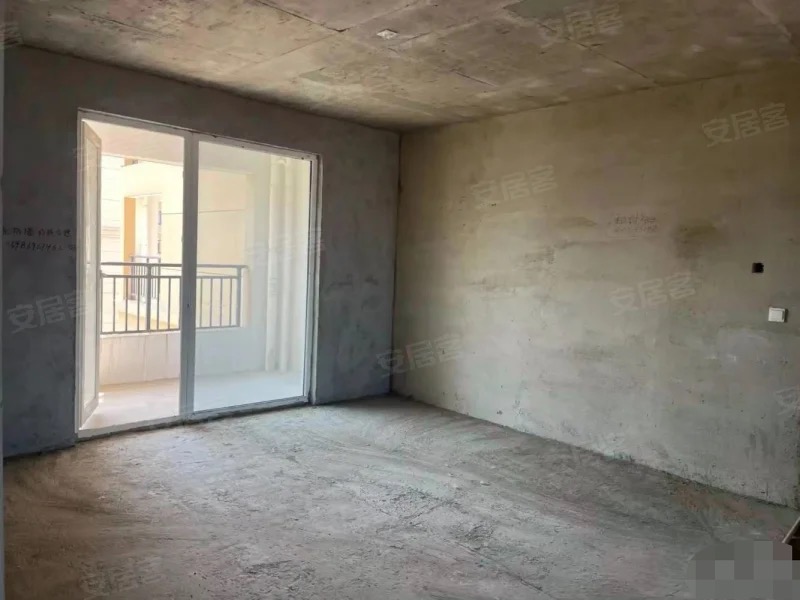 383，捡漏，满庭春七期。边户，单价不到3900，3房2卫双阳台，三开朝南