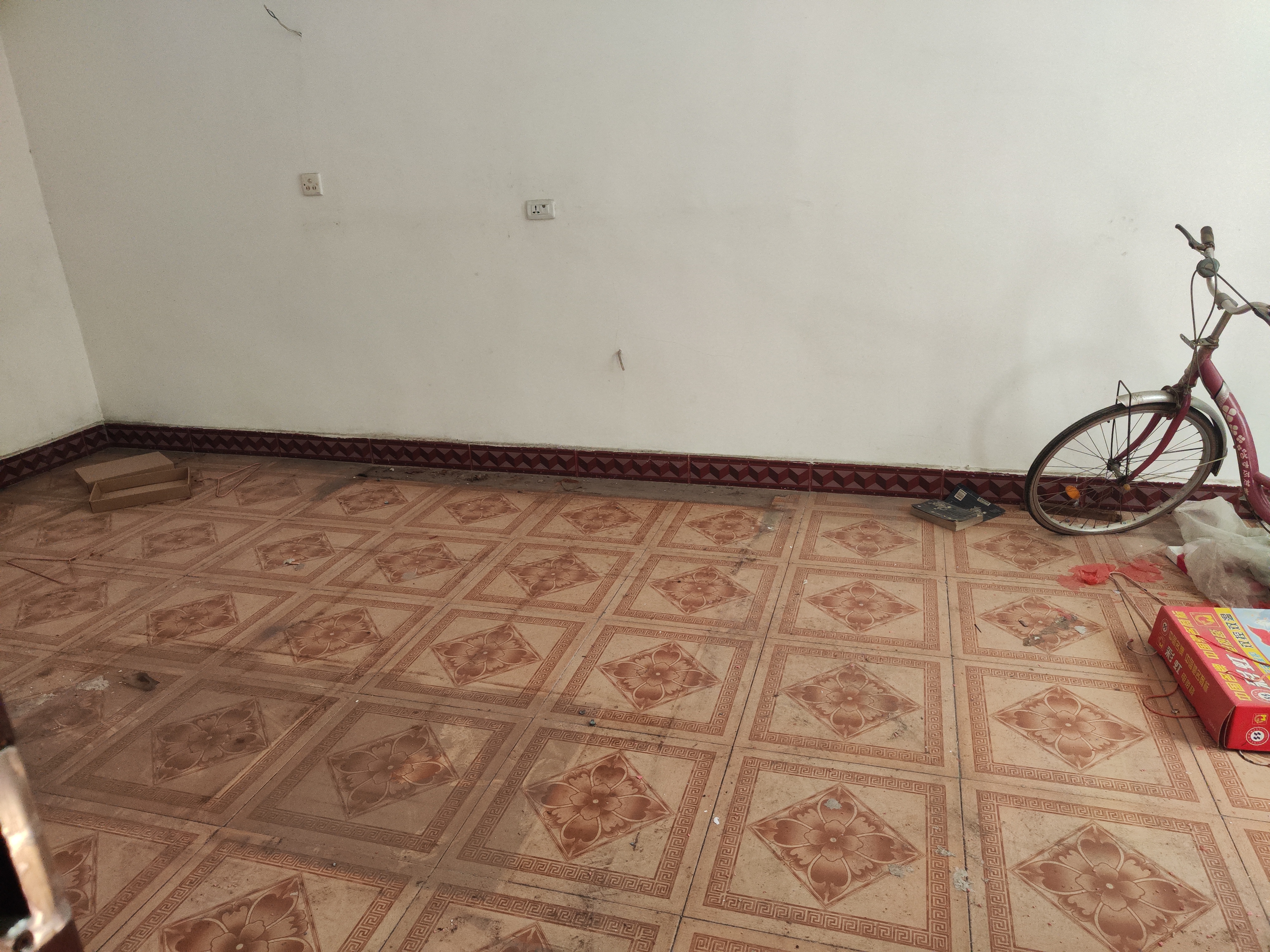 黄荆小区私房.房子有不动产证.证件满二.看房方便