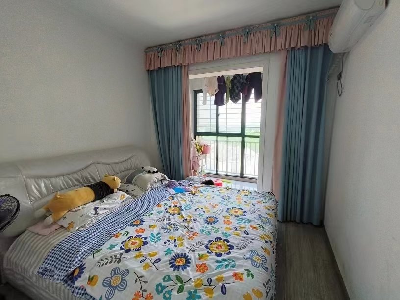 城南都市高尔夫.精装三房两卫.电梯中间楼层.看房约