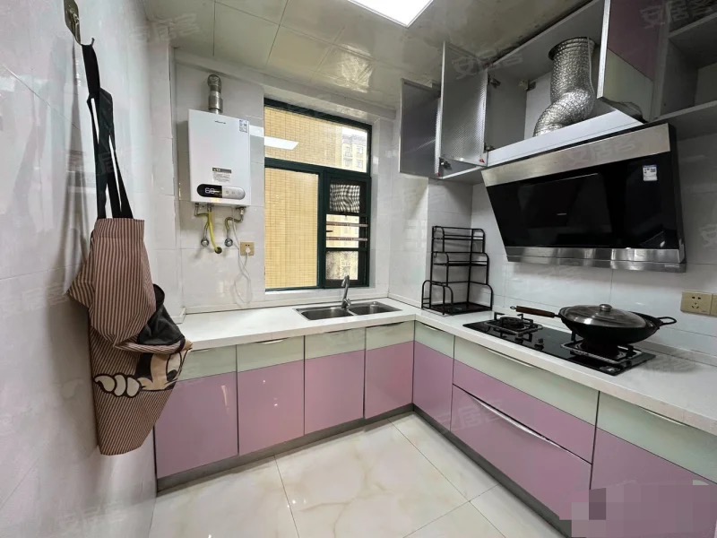 城南，新城壹号5期，精装三房两卫，双阳台，电梯好楼层，满二