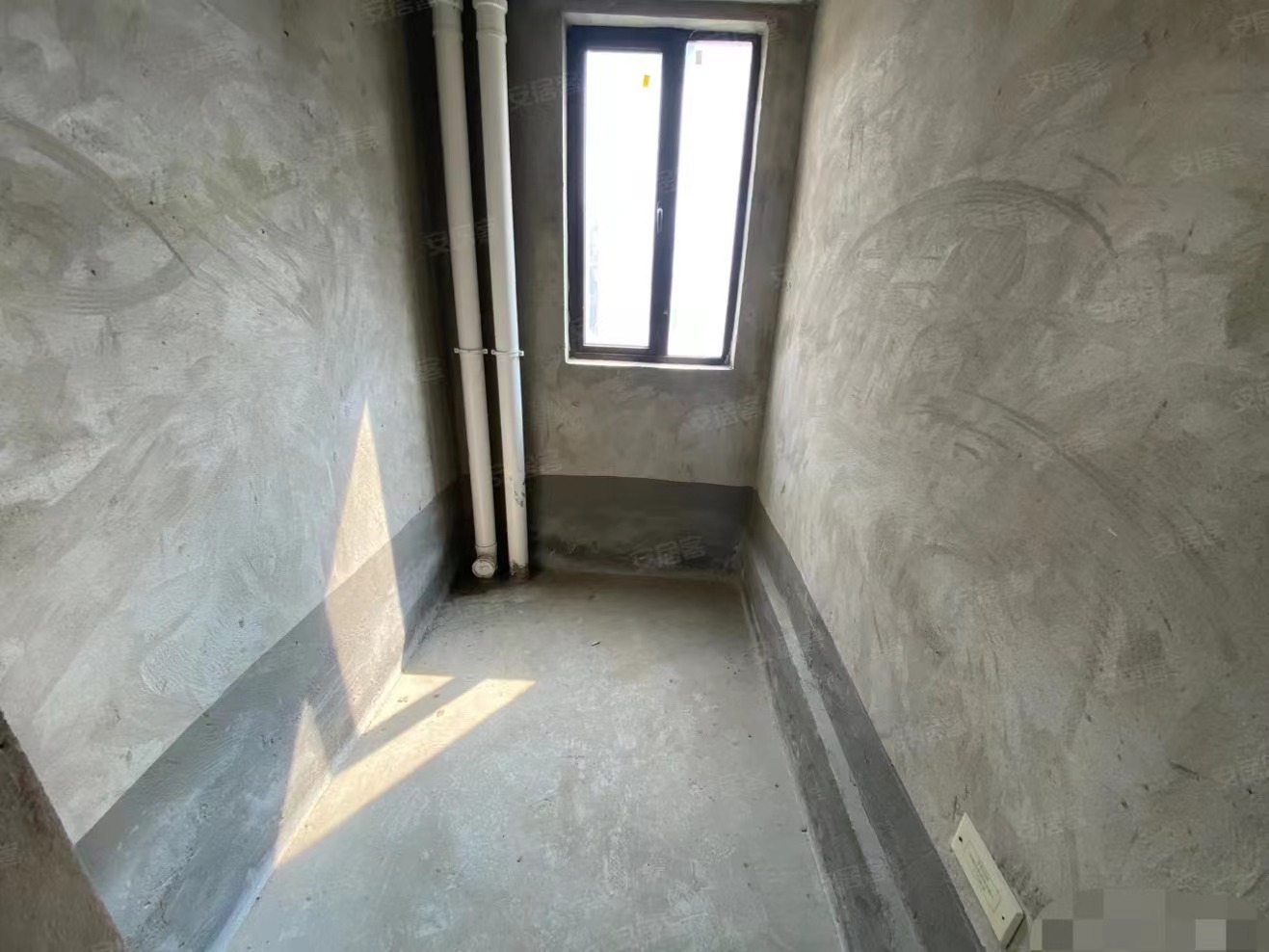 26，荣怀小高层，好楼层11楼，双阳台边户，毛坯三房，证满二