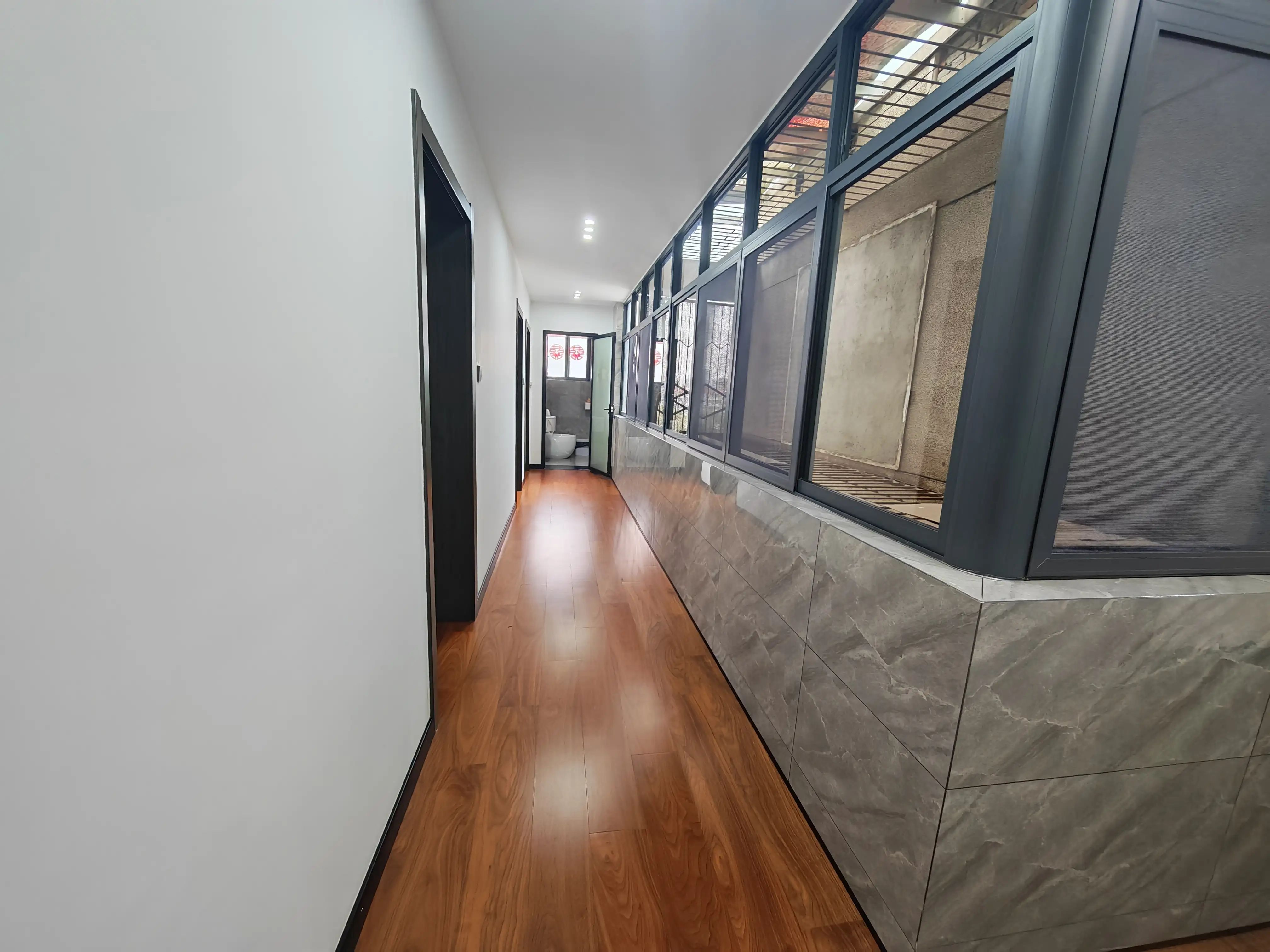 城南，北苑旁，电梯5楼，精装四房二卫，送大地下室，二个大露台