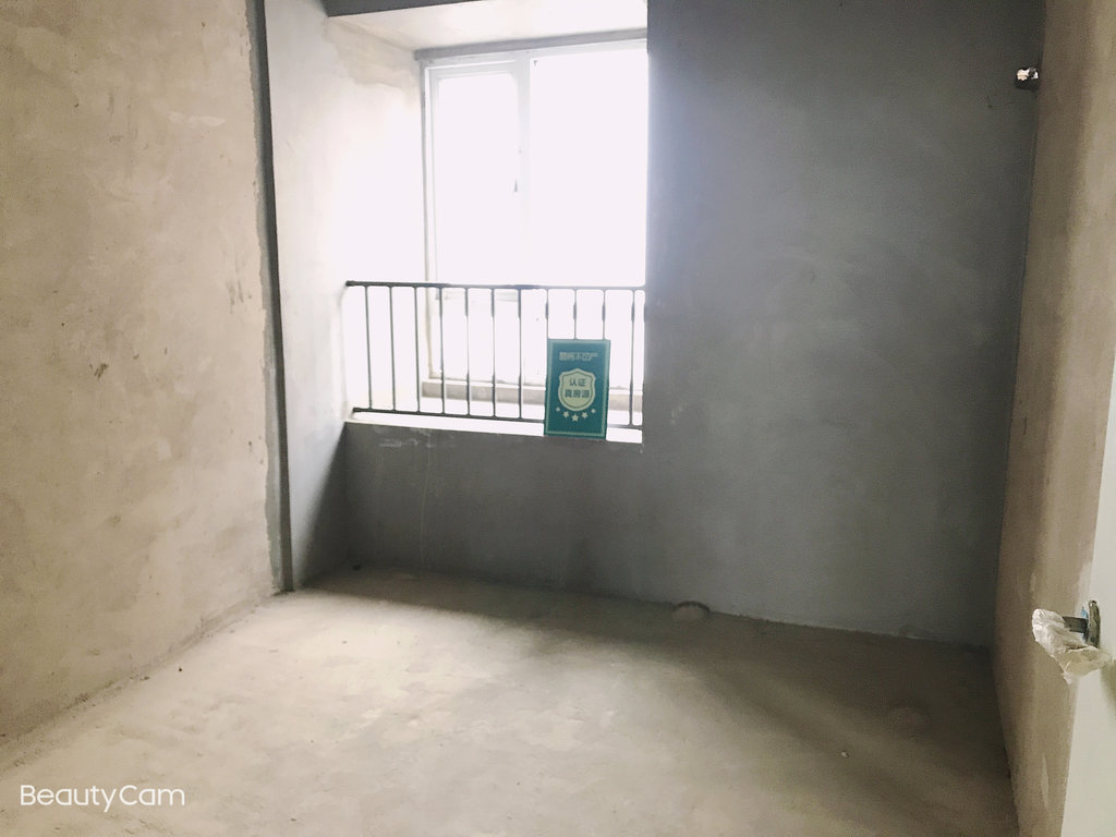 城南南国明珠毛坯大四房南北通透双阳台视野采光好看房方便诚心卖